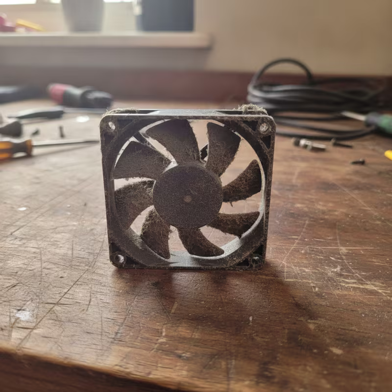 Los ventiladores giran cada vez más rápido y se desgastan